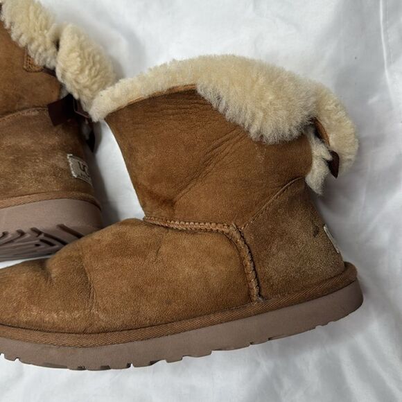 UGG Mini Bailey Bow ll Boots In Chestnut. Size 6. - Picture 4 of 11